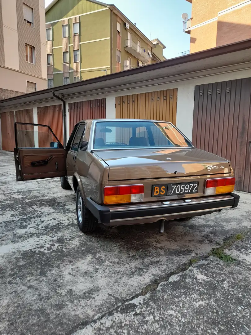 Alfa Romeo Alfetta 2.0 L - 2