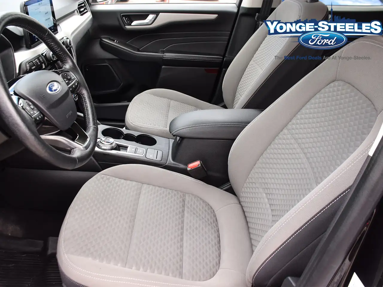 Ford Escape снимка Ford Escape