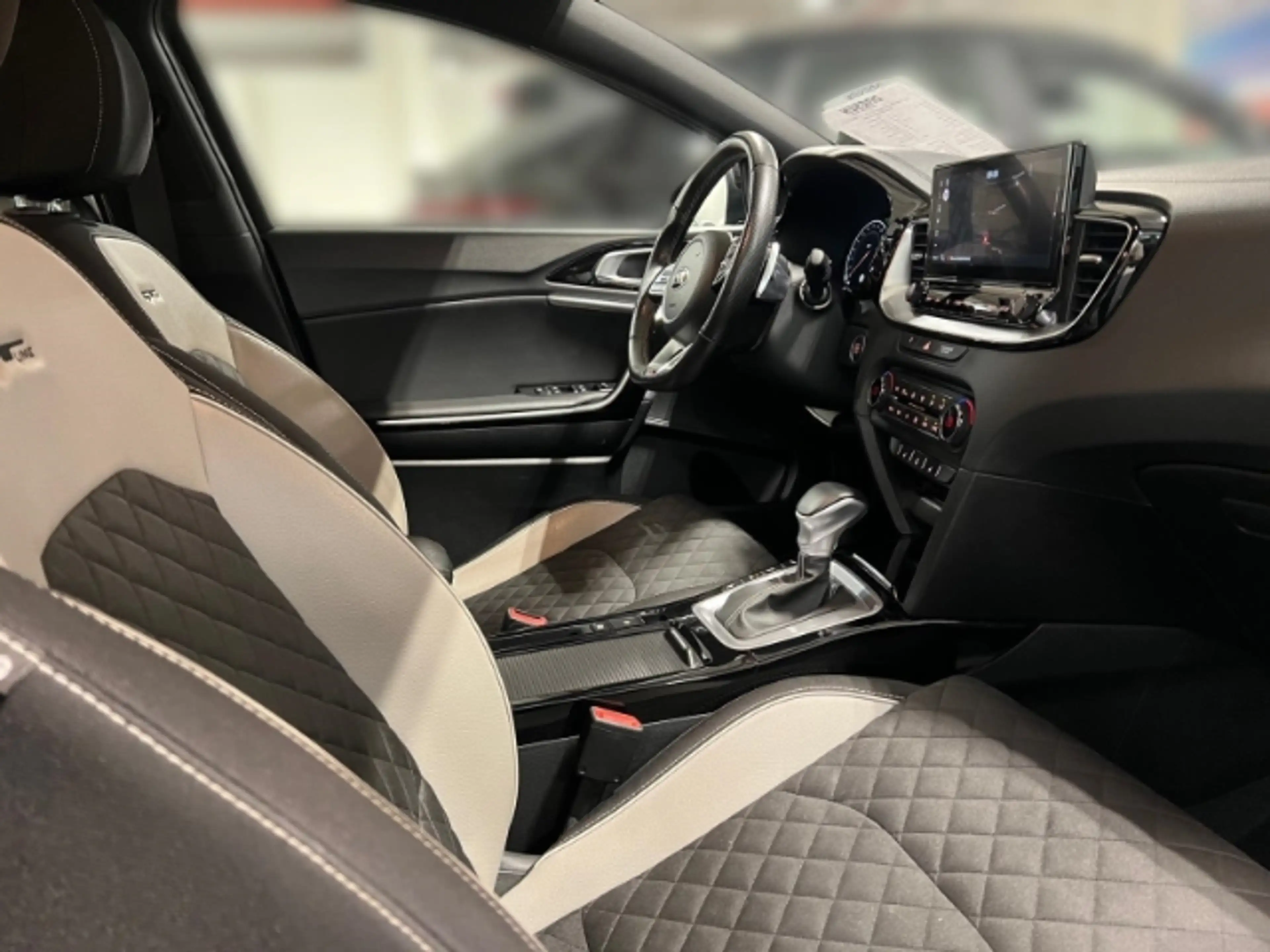 Kia Ceed / cee'd Sportswagon GT Line 1.4 T-GDI GT-Line Navi+Rückfah — photo 14