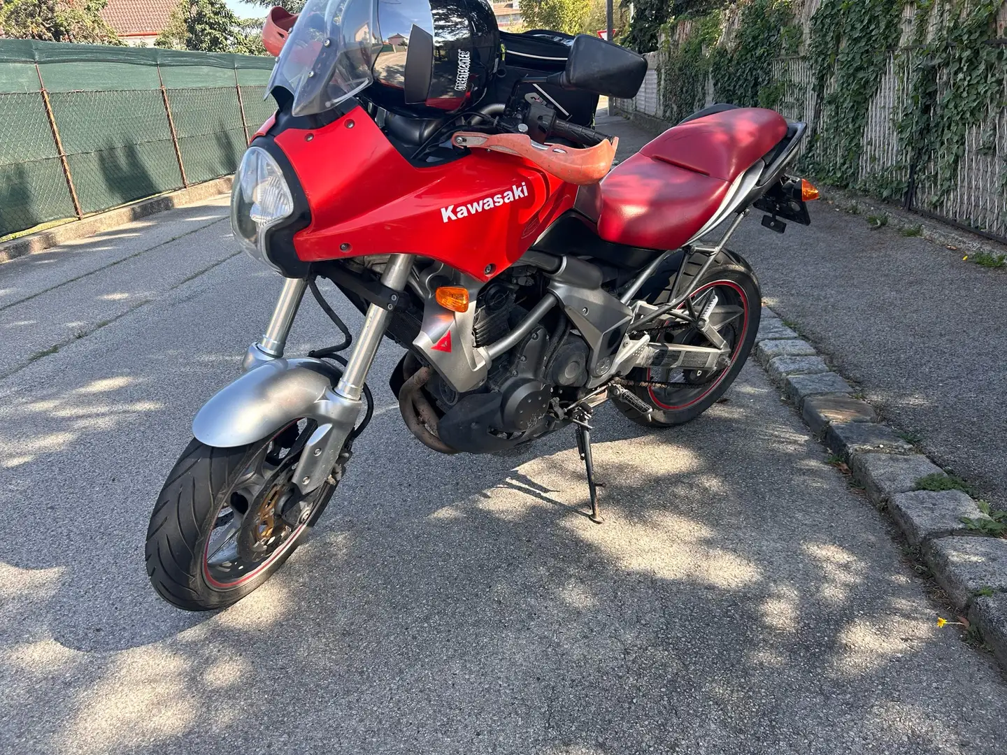 Kawasaki Versys 650 Roşu - 1