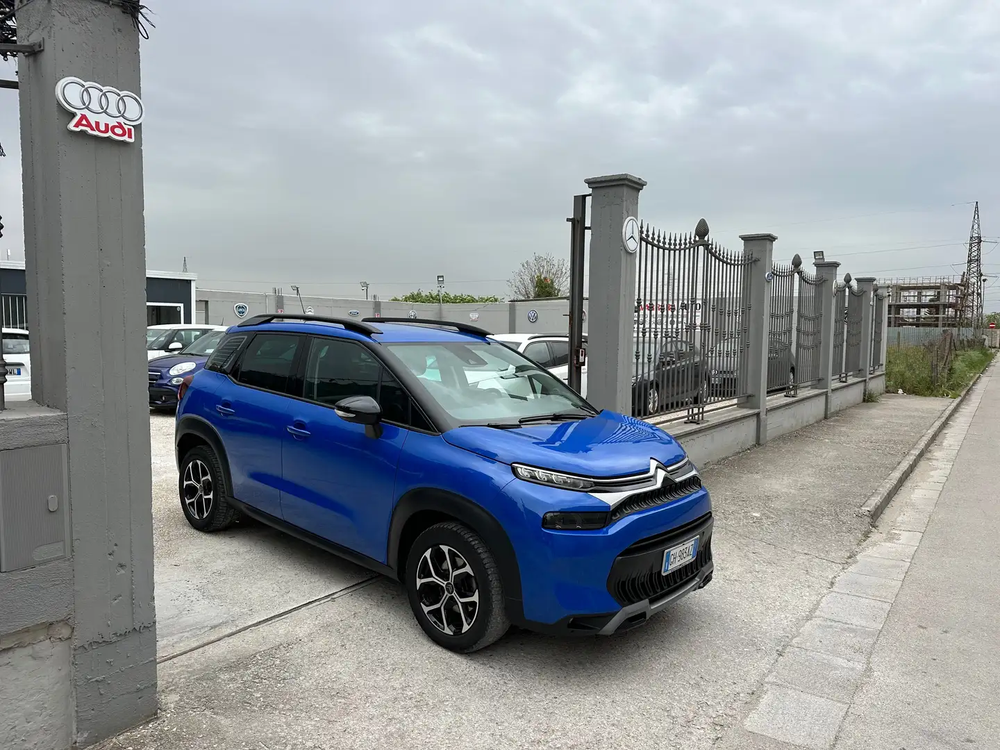 Citroen C3 C3 Aircross 1.5 bluehdi 120 Cv Shine Eat6 Blu/Azzurro - 2