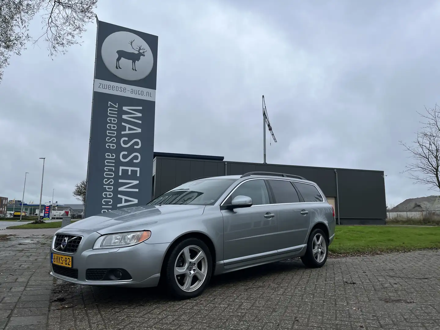 Volvo V70 T4 180pk Limited Edition Automaat | Rijklaarprijs Gris - 1