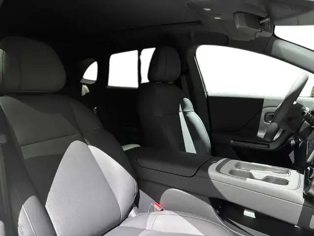 Leapmotor B05 view 16
