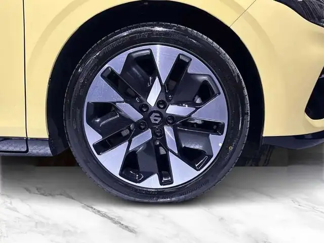 Leapmotor B05 view 8