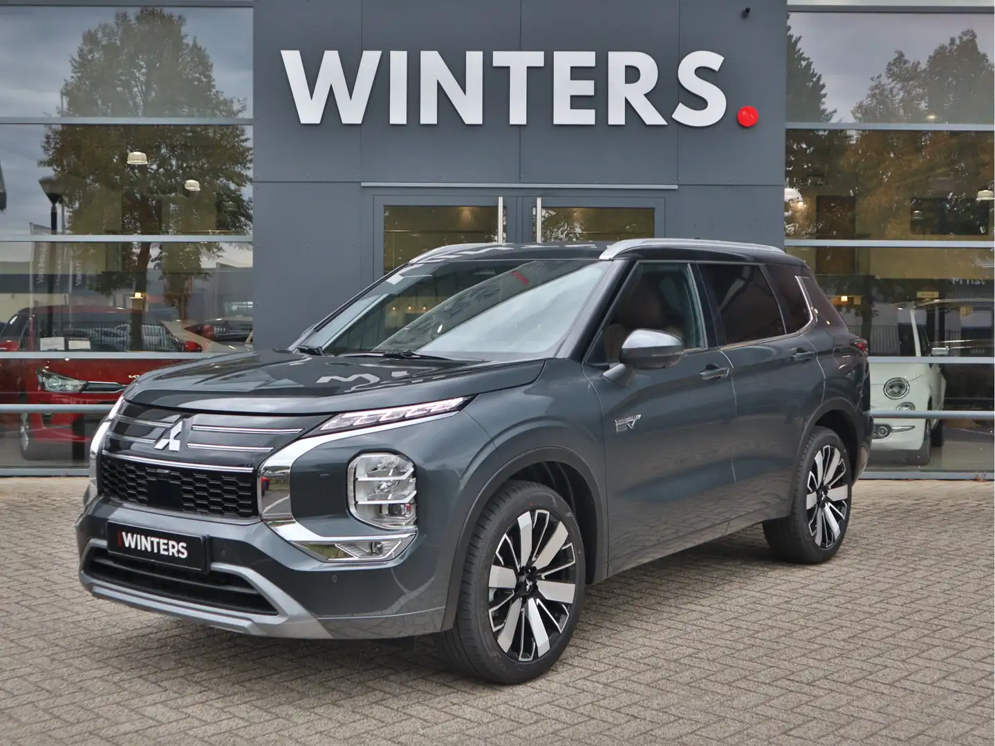 Mitsubishi Outlander 2.4 PHEV Instyle+ Nieuw uit voorraad leverbaar! Gris - 1