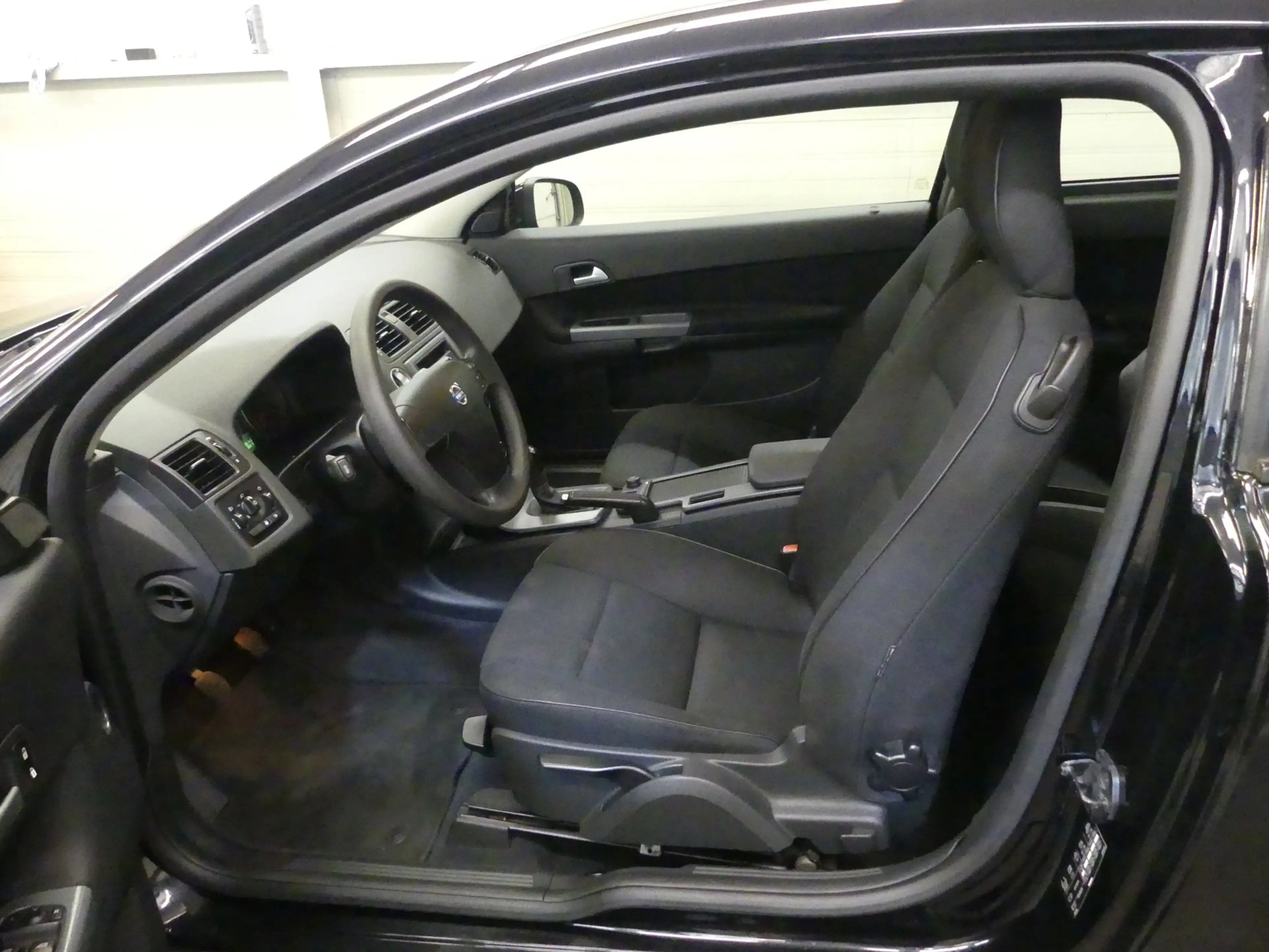 Volvo C30 2.0 Kinetic - Mooie Auto - Weinig Km NAP — photo 2