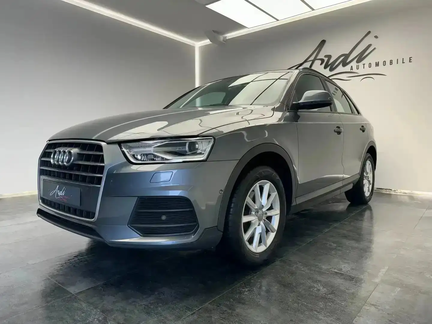 Audi Q3 1.4 TFSI *GARANTIE 12 MOIS*1er PROPRIETAIRE*GPS* Gris - 1