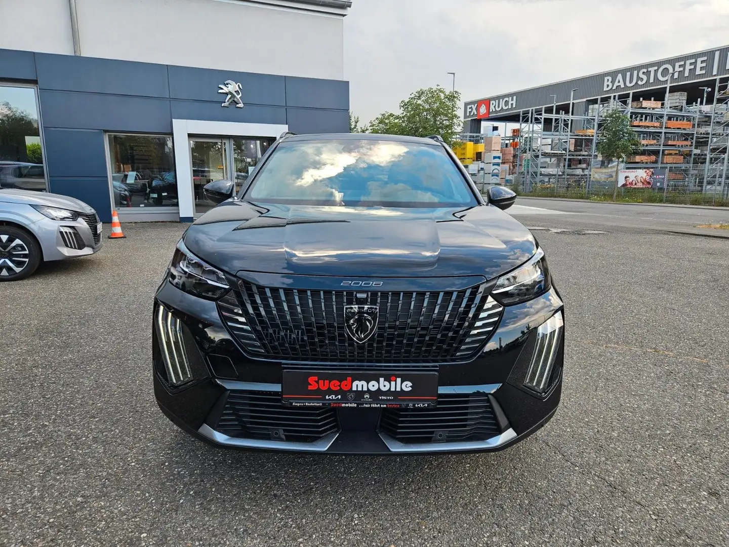 Peugeot 2008 Hybrid 145 e-DSC GT Schwarz - 2