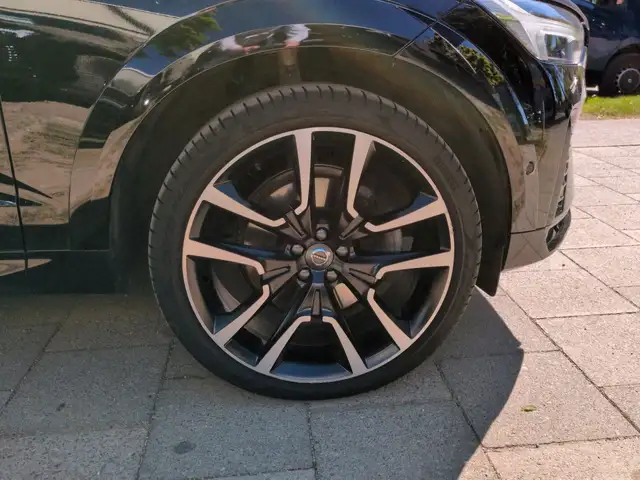 Volvo XC60 view 21