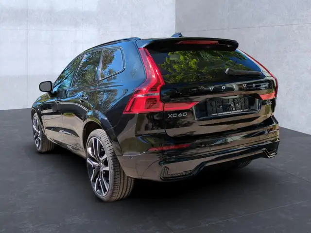 Volvo XC60 view 5