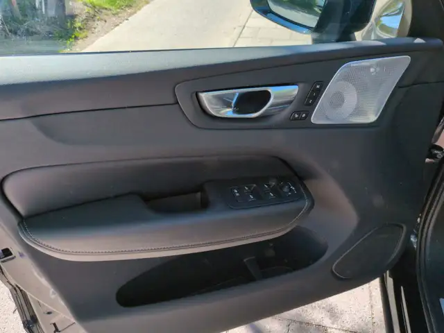 Volvo XC60 view 10