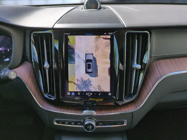 Volvo XC60 view 16