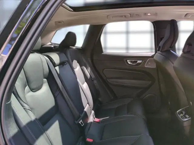 Volvo XC60 view 18