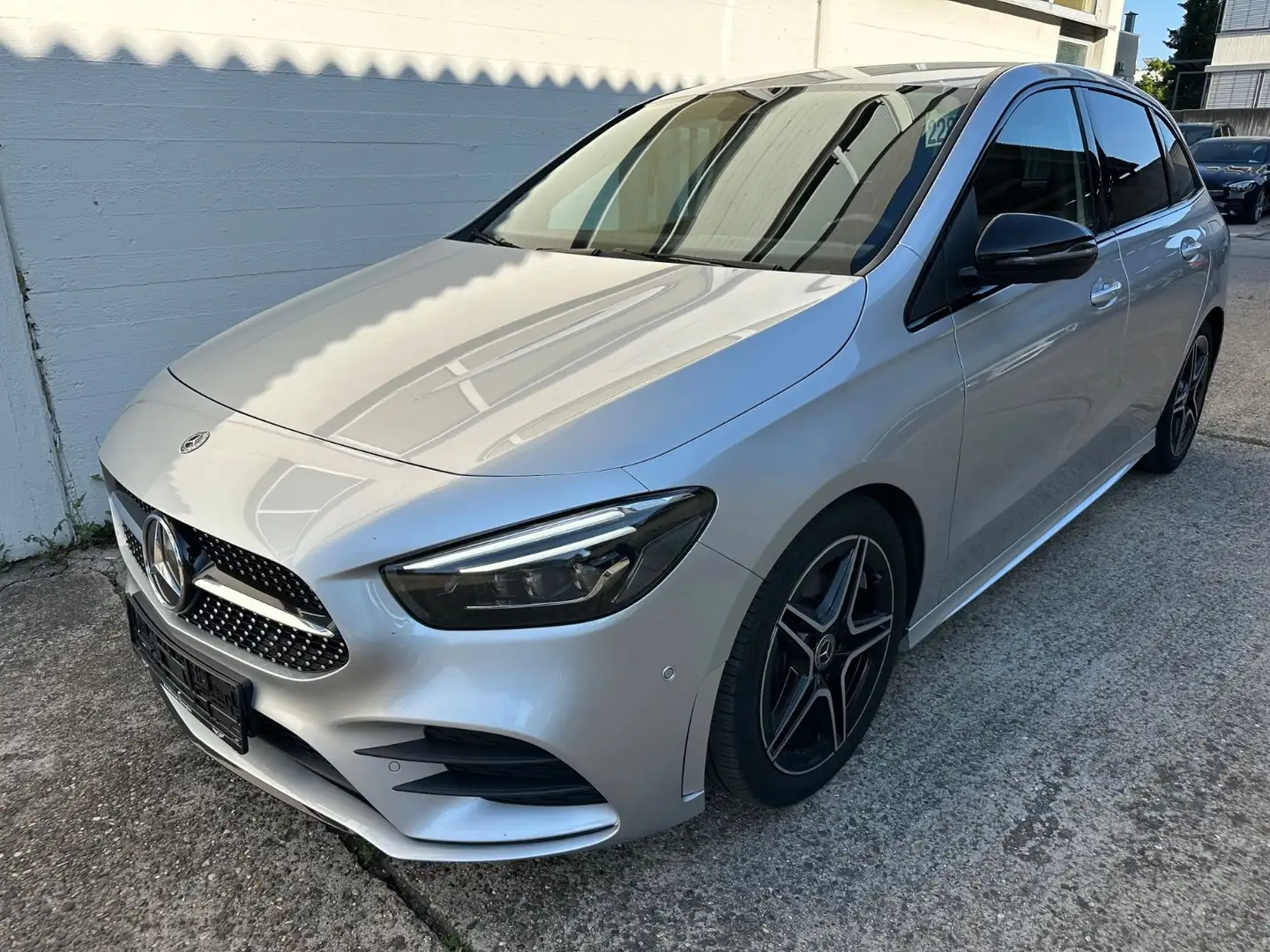 Mercedes-Benz B 180 d AMG Multibeam KEYLESS Ambiente Multi-Bim Argent - 1