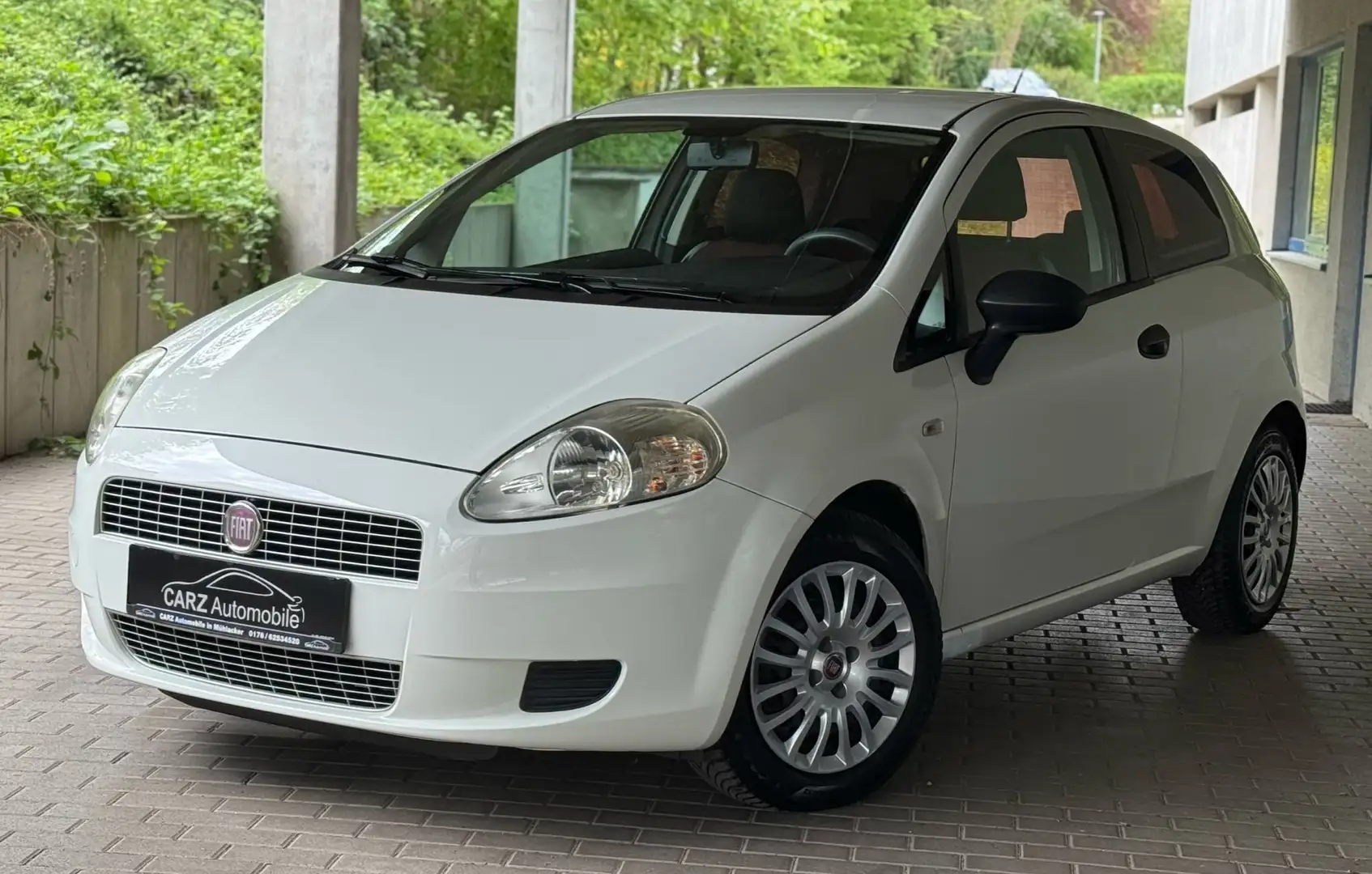 Fiat Grande Punto 1.2 8V Active ** Tüv Neu / Inspektion Neu ** Weiß - 1