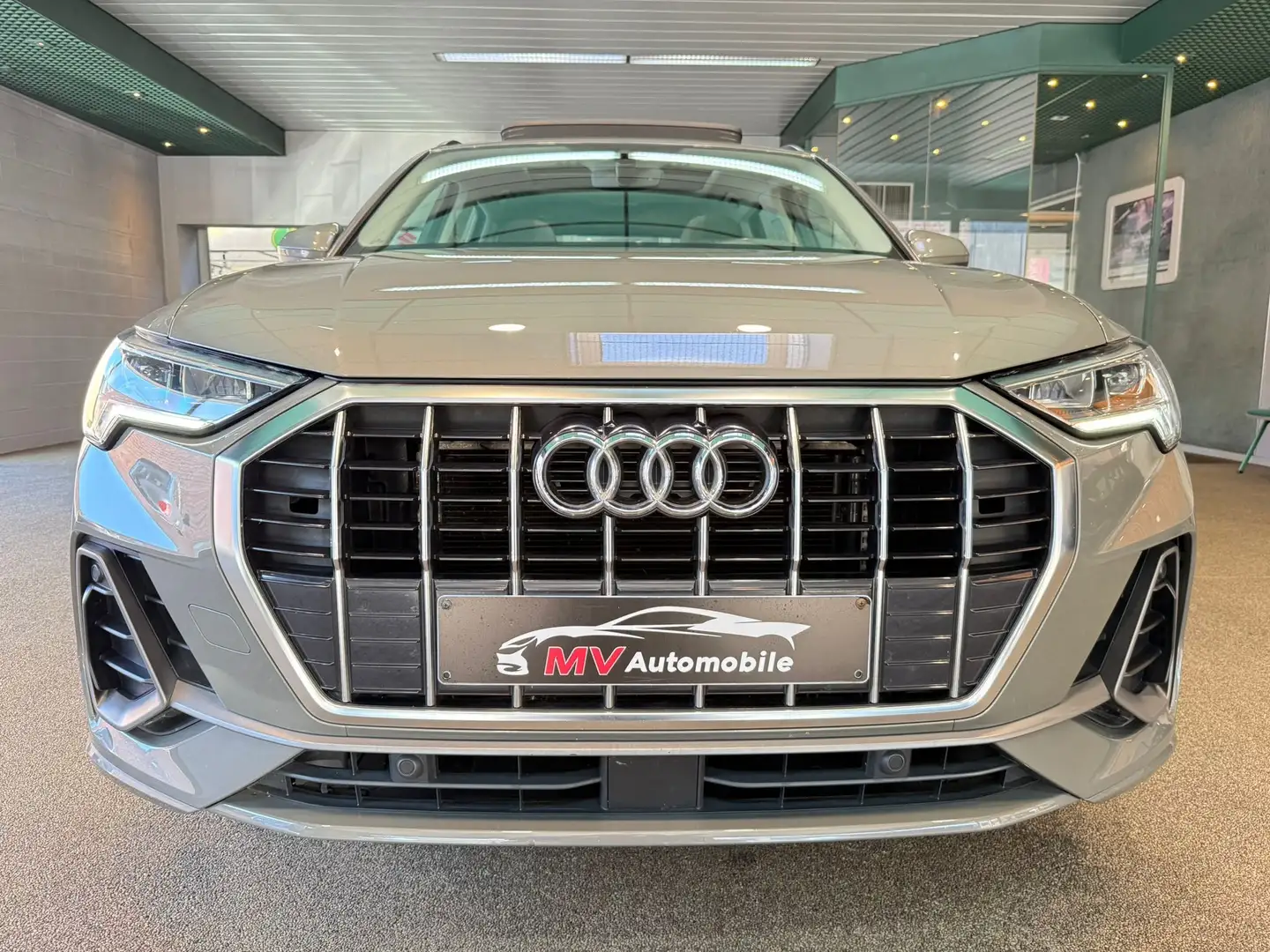 Audi Q3 35TFSI S line S tronic * Toit Pano * Cockpit virt Grau - 2
