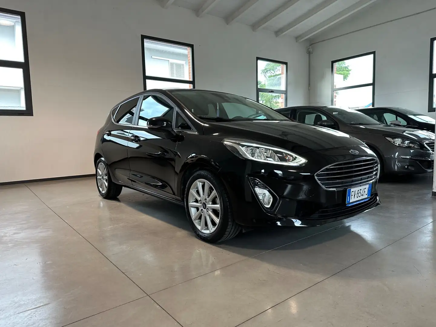 Ford Fiesta Fiesta 1.5 EcoBlue 5 porte Vignale Nero - 2