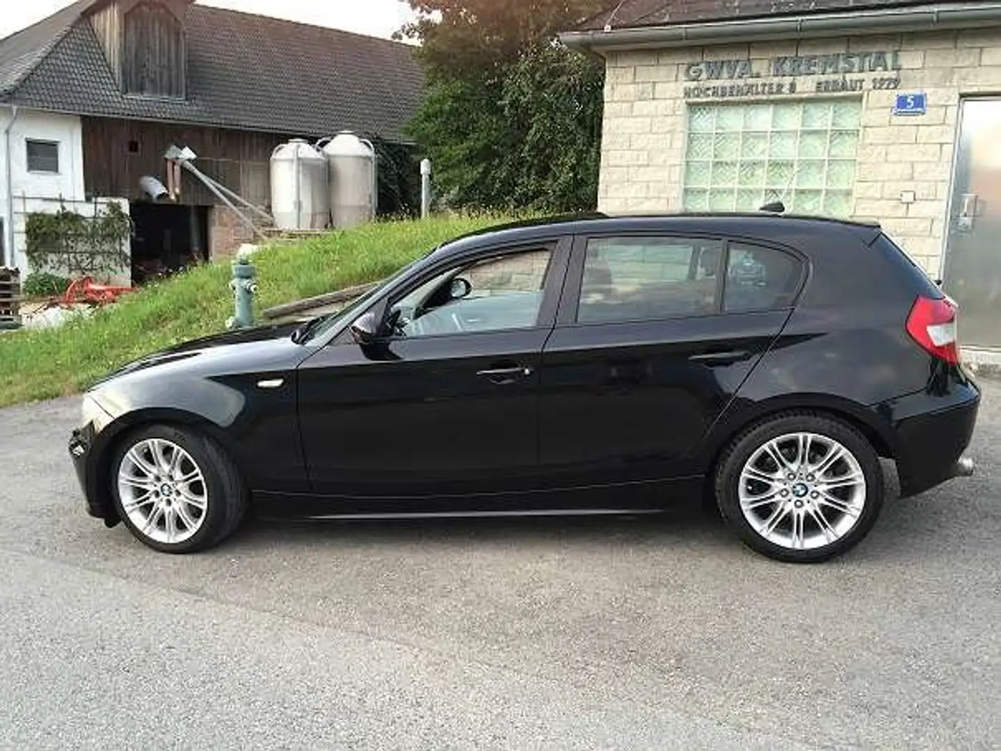 BMW 120 120d Schwarz - 1