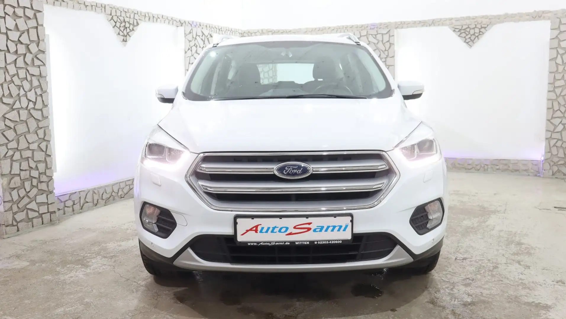 Ford Kuga 1,5 ECO 1.HAND NAVI PDC TEMPOMAT MWST Wit - 2