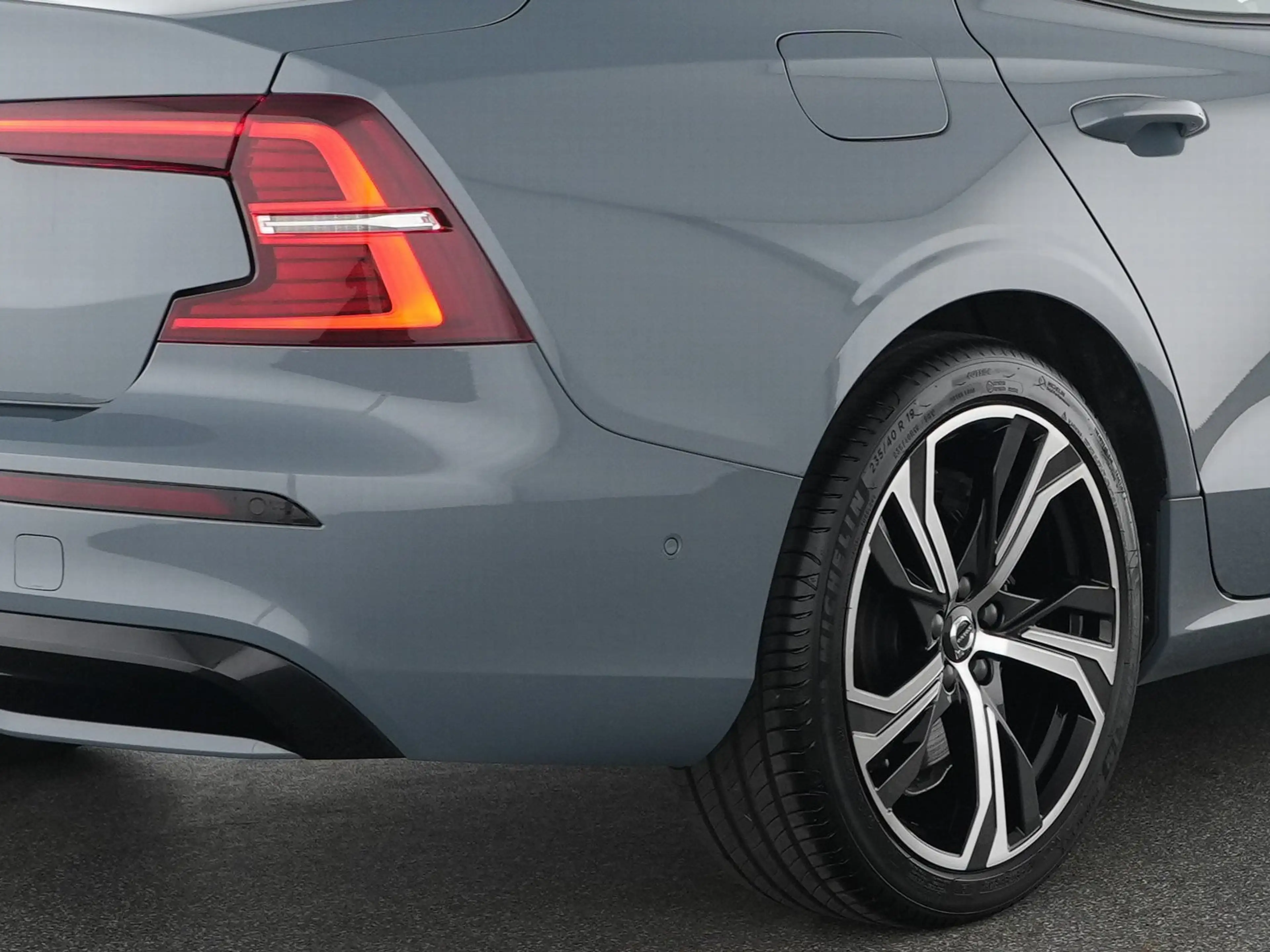 Volvo S60 B5 Benzin AWD Ultimate Dark B&W-SOUND*STHZ — photo 10