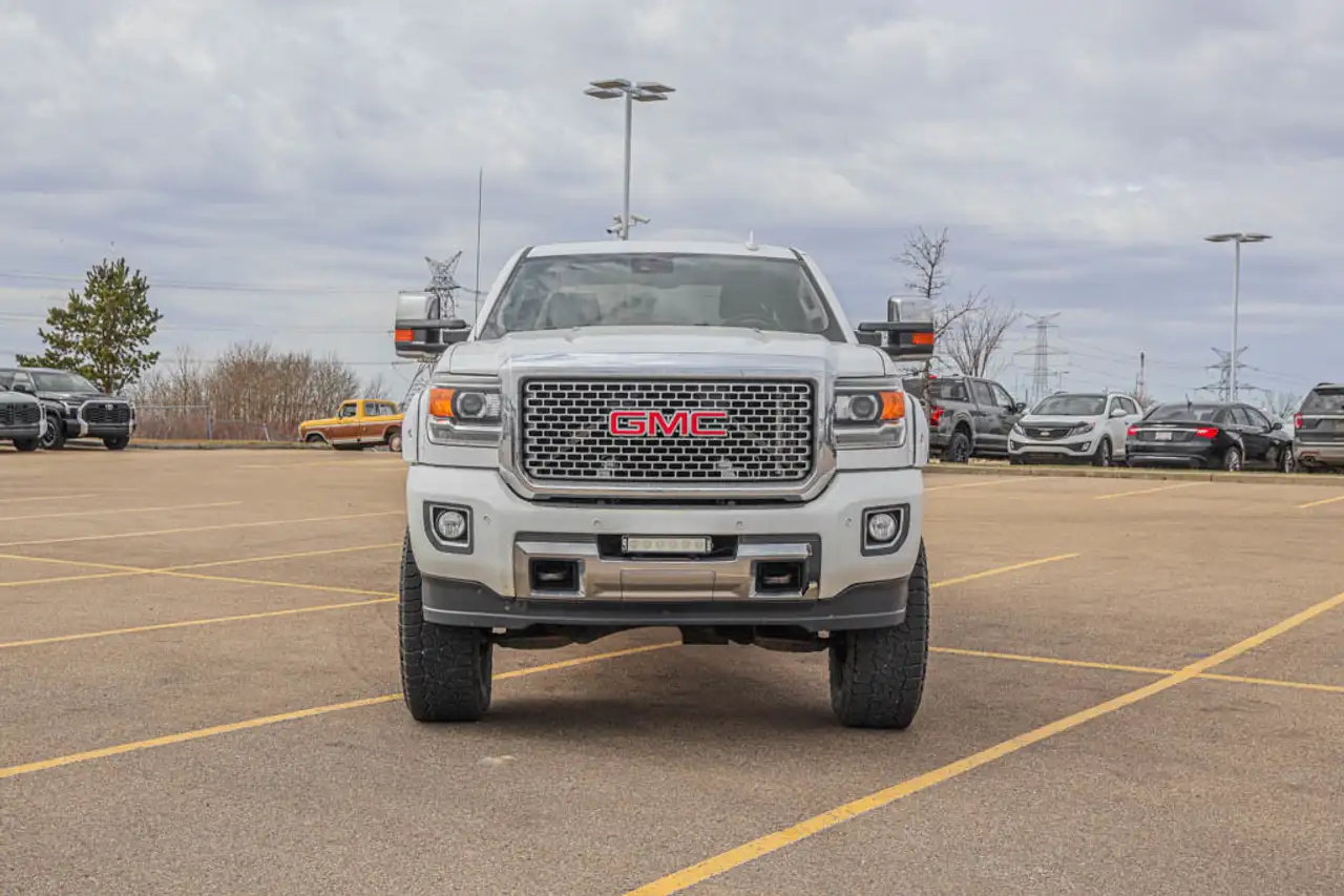 GMC Sierra 2500HD снимка GMC Sierra 2500HD