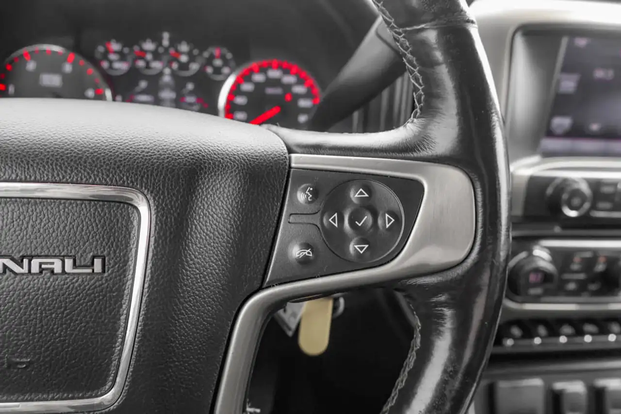 GMC Sierra 2500HD снимка GMC Sierra 2500HD