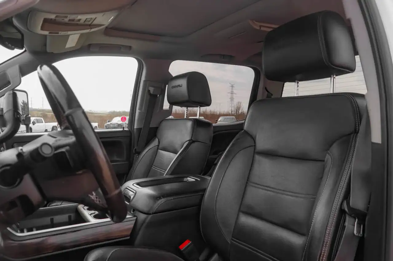 GMC Sierra 2500HD снимка GMC Sierra 2500HD