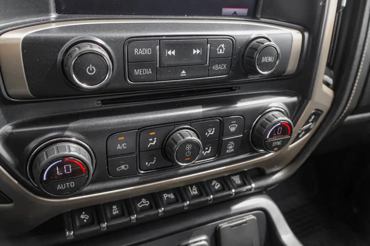GMC Sierra 2500HD снимка GMC Sierra 2500HD