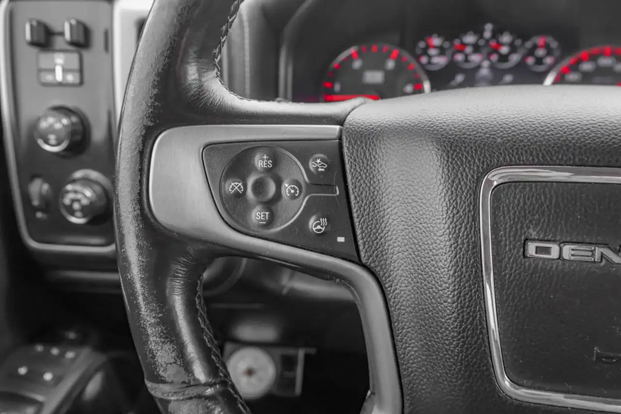 GMC Sierra 2500HD снимка GMC Sierra 2500HD