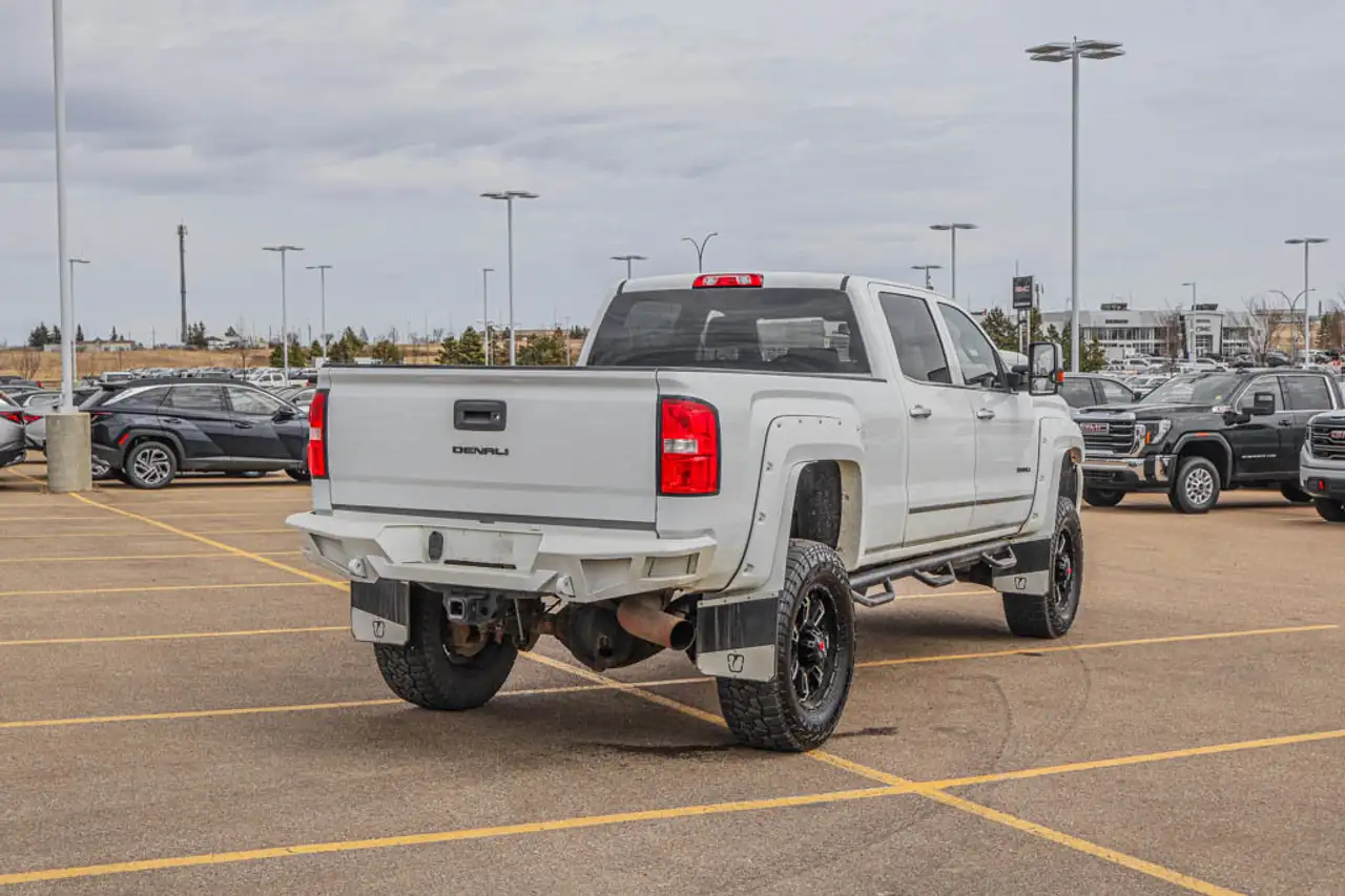 GMC Sierra 2500HD снимка GMC Sierra 2500HD