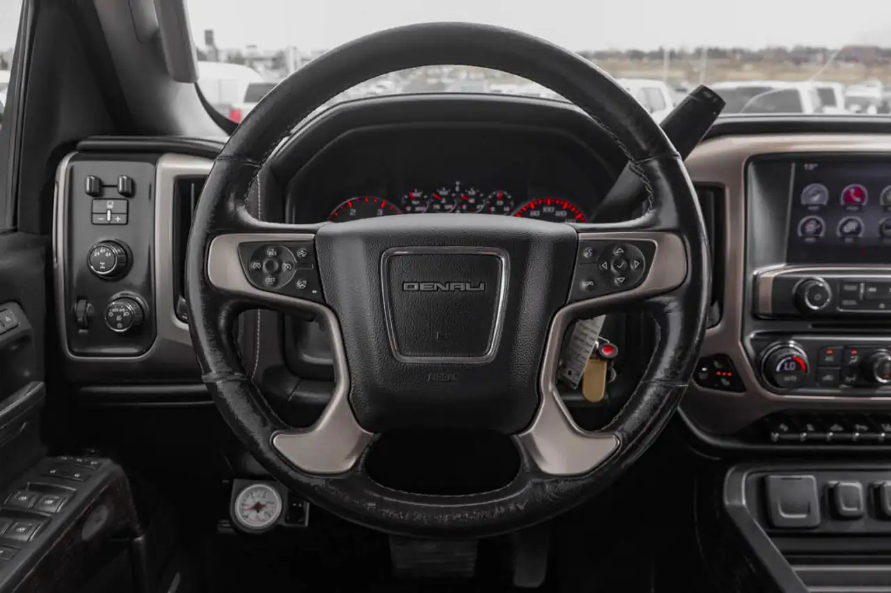 GMC Sierra 2500HD снимка GMC Sierra 2500HD