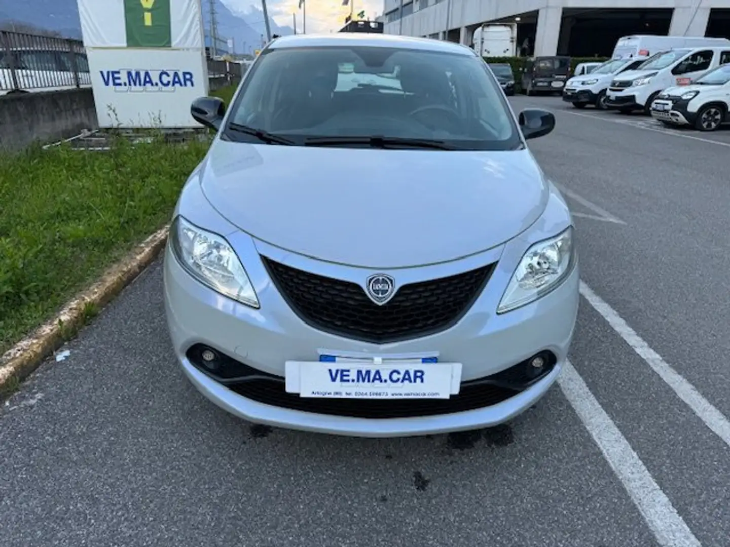 Lancia Ypsilon LANCIA Y  Hybrid Gold - KM 45000 - SENS PARK SOLO Grigio - 2