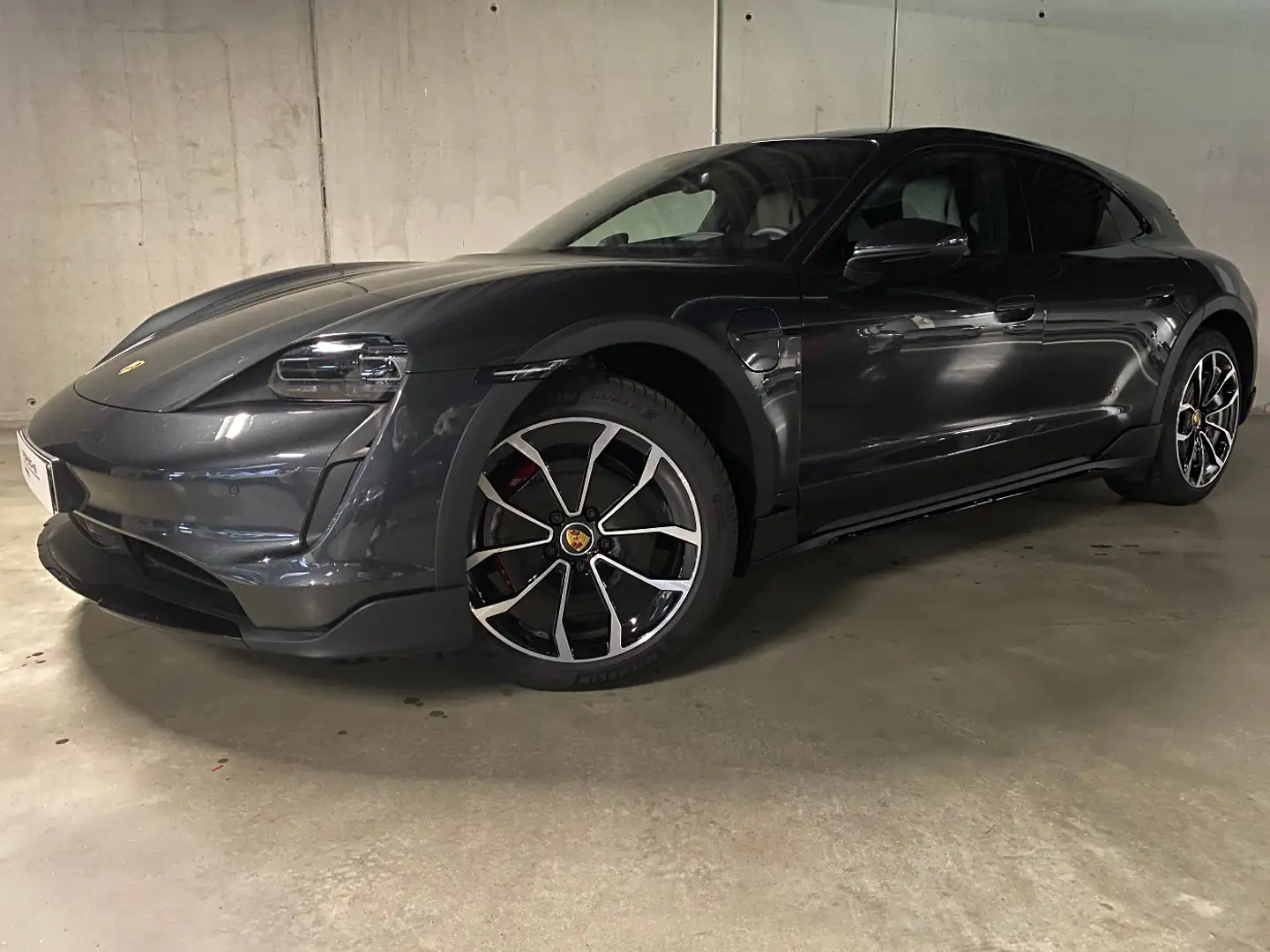 Porsche Taycan 4S Cross Turismo |Clubleder Olea Bi-Color Grey - 2