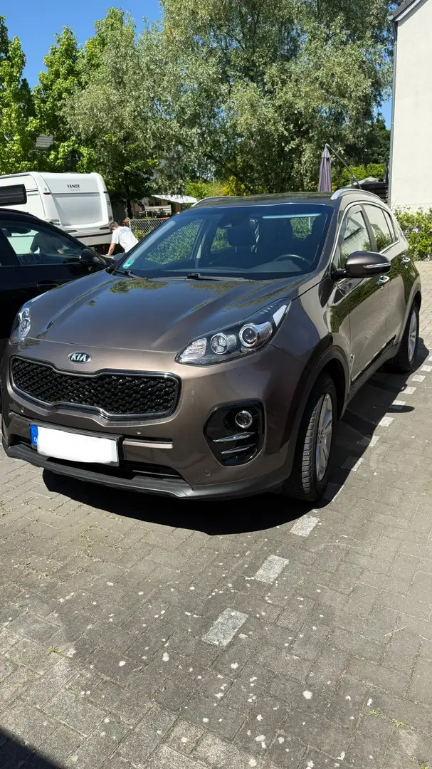 Kia Sportage Vision 2WD 1.6 Vision Scheckheft-gepfl. Wenig Km Beige - 1