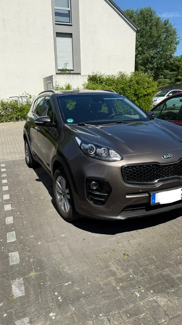 Kia Sportage Vision 2WD 1.6 Vision Scheckheft-gepfl. Wenig Km Beige - 2