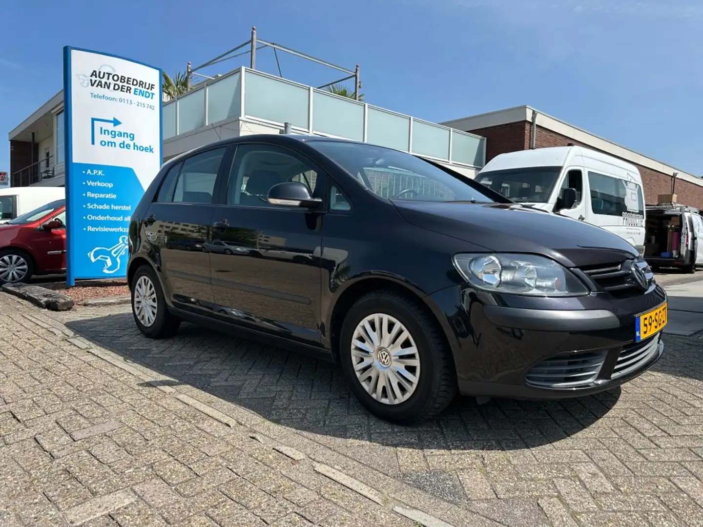 Volkswagen Golf 1.6 FSI Comfortline Business  Trekhaak Zwart - 2