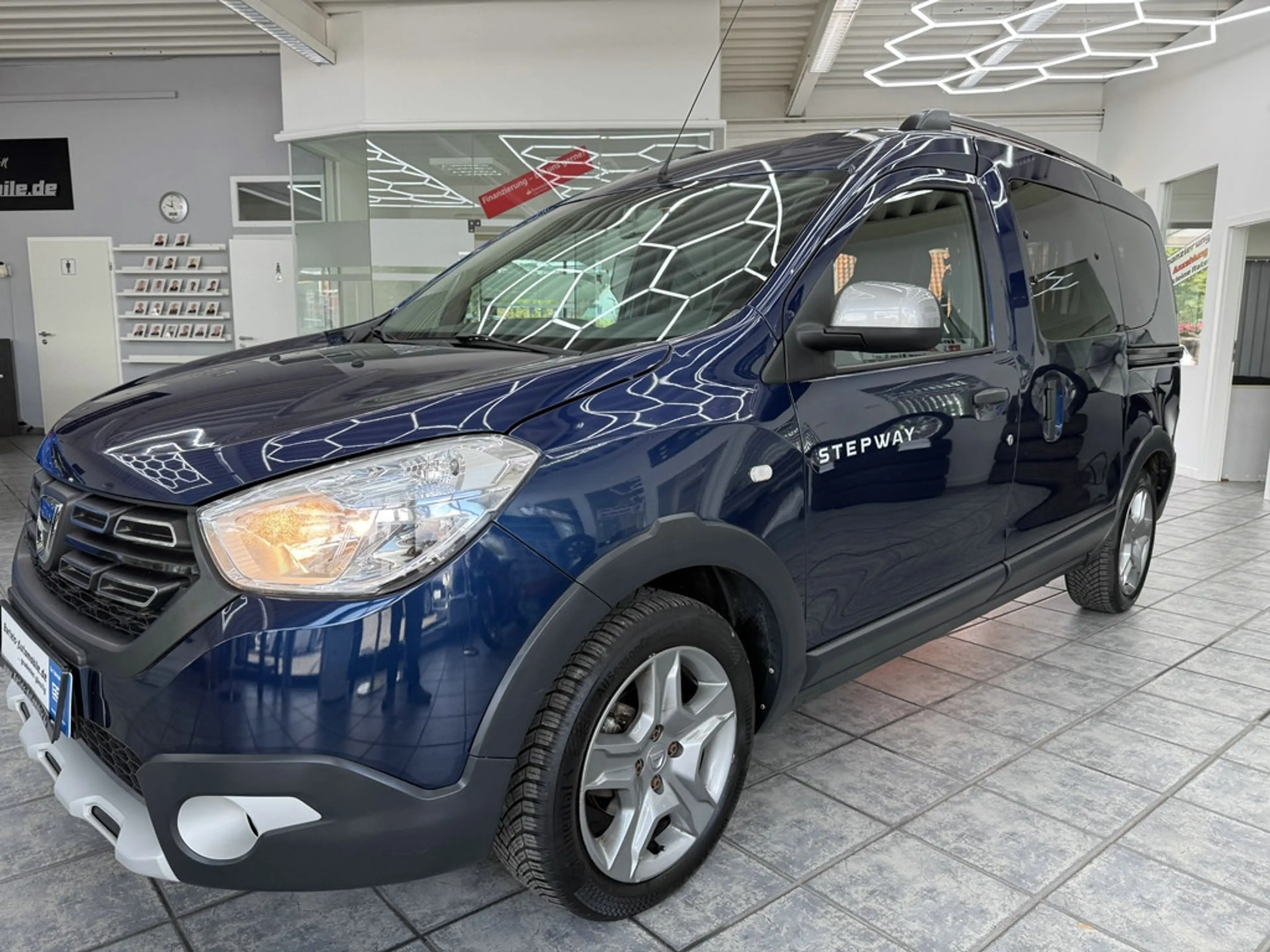 Dacia Dokker Stepway 1.6 SCe 100, Navi, Kamera, Klima — photo 8