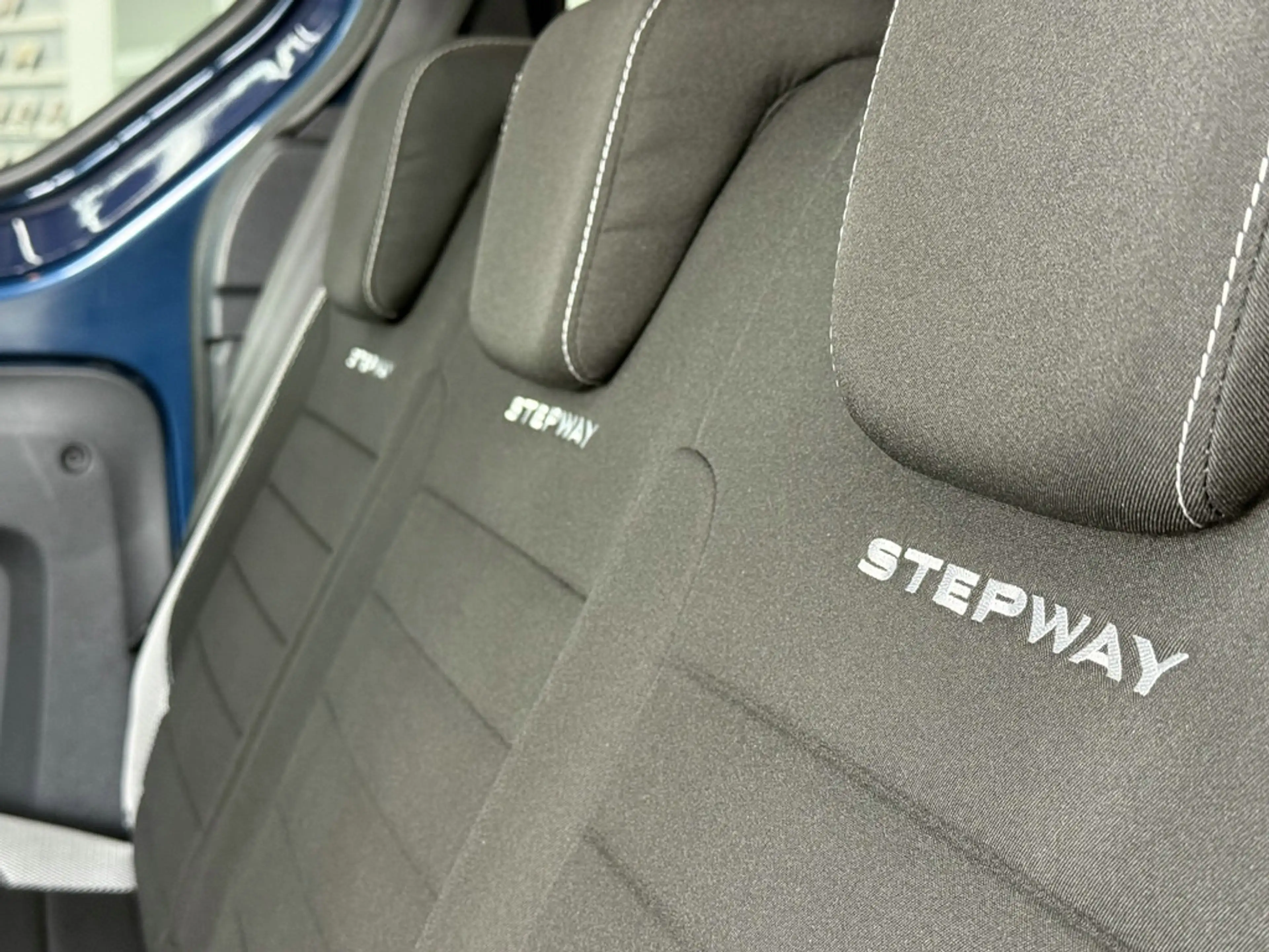 Dacia Dokker Stepway 1.6 SCe 100, Navi, Kamera, Klima — photo 14