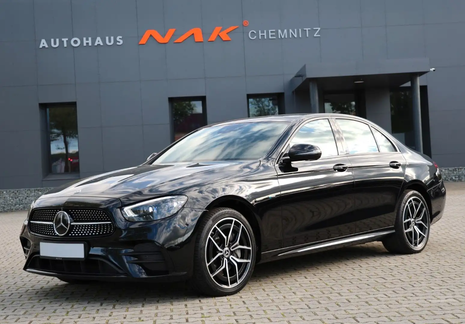 Mercedes-Benz E 300 de Lim. 3x AMG-Line NIGHT Memory Burmester Noir - 1