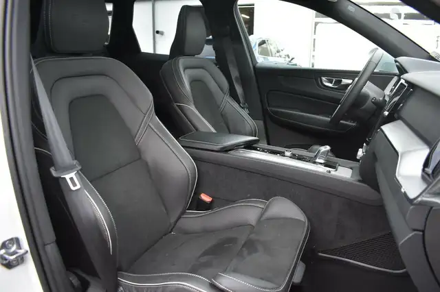 Volvo XC60 view 14