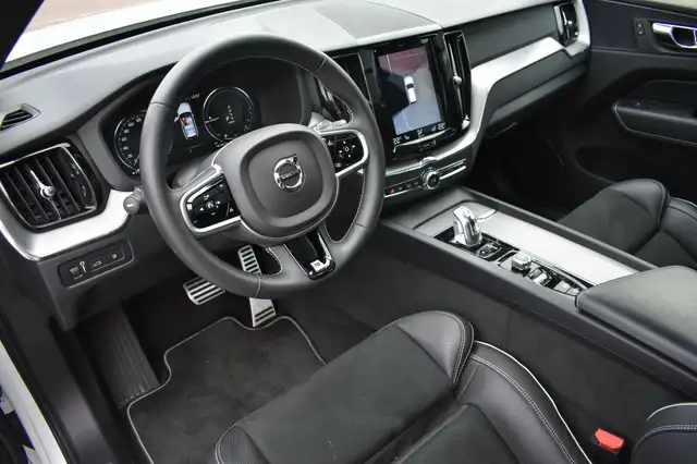 Volvo XC60 view 12