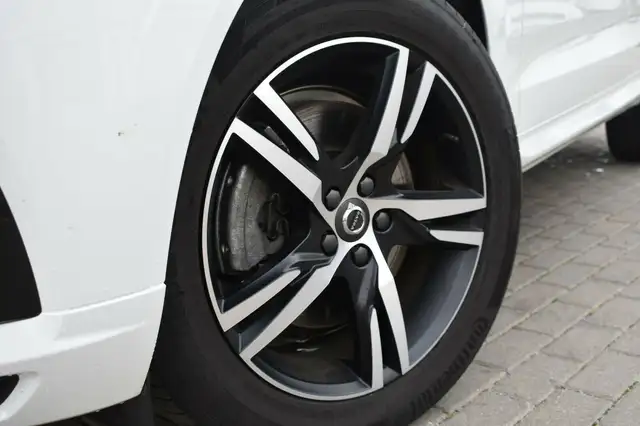 Volvo XC60 view 11