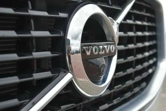 Volvo XC60 view 9