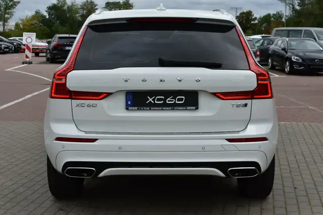 Volvo XC60 view 4