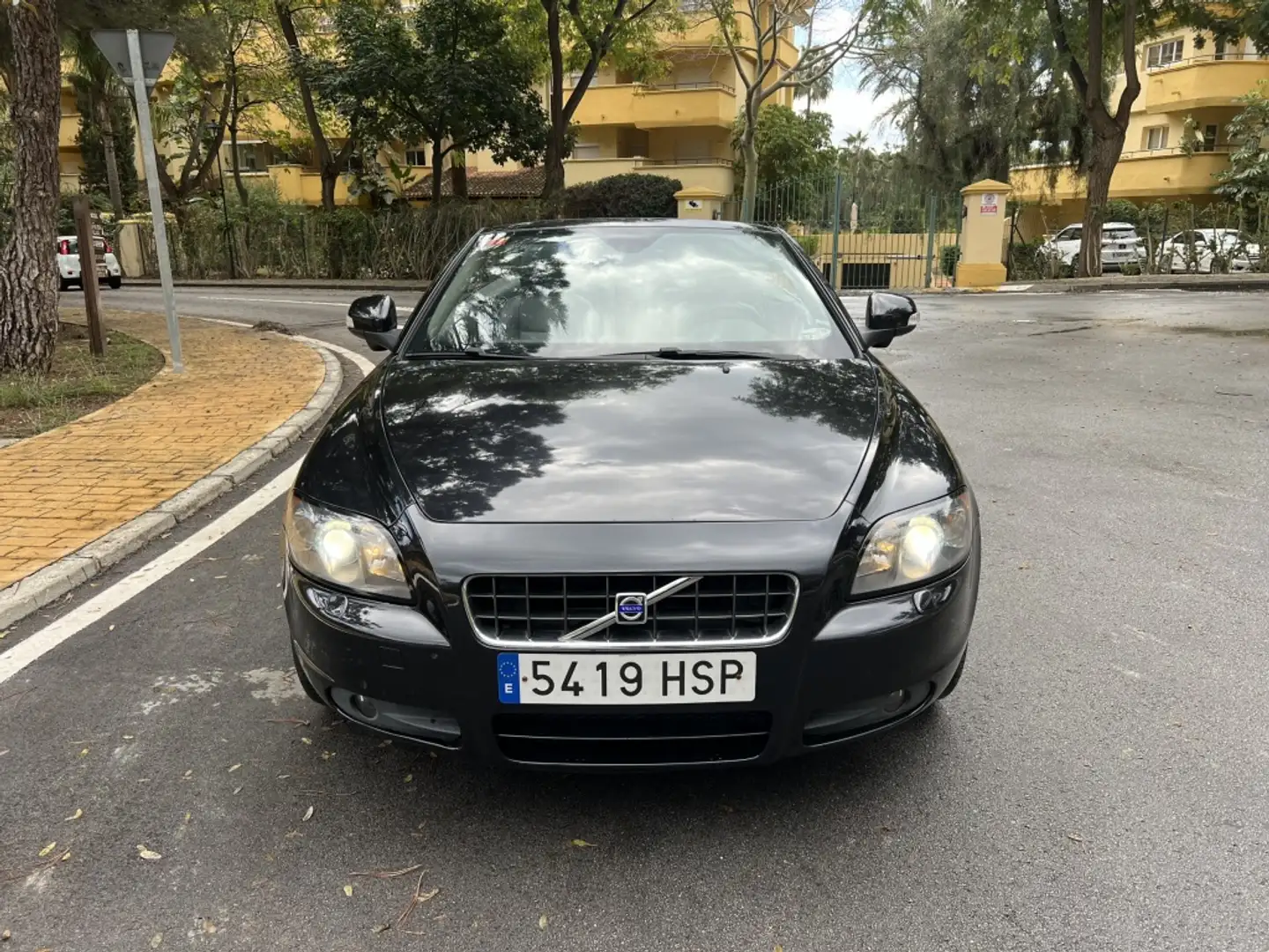 Volvo C70 2.0D Momentum Aut. Negro - 2