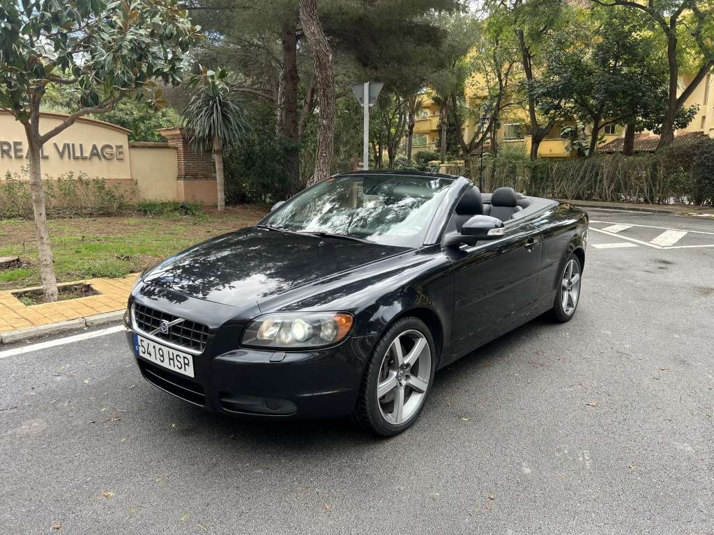 Volvo C70 2.0D Momentum Aut. - foto 1