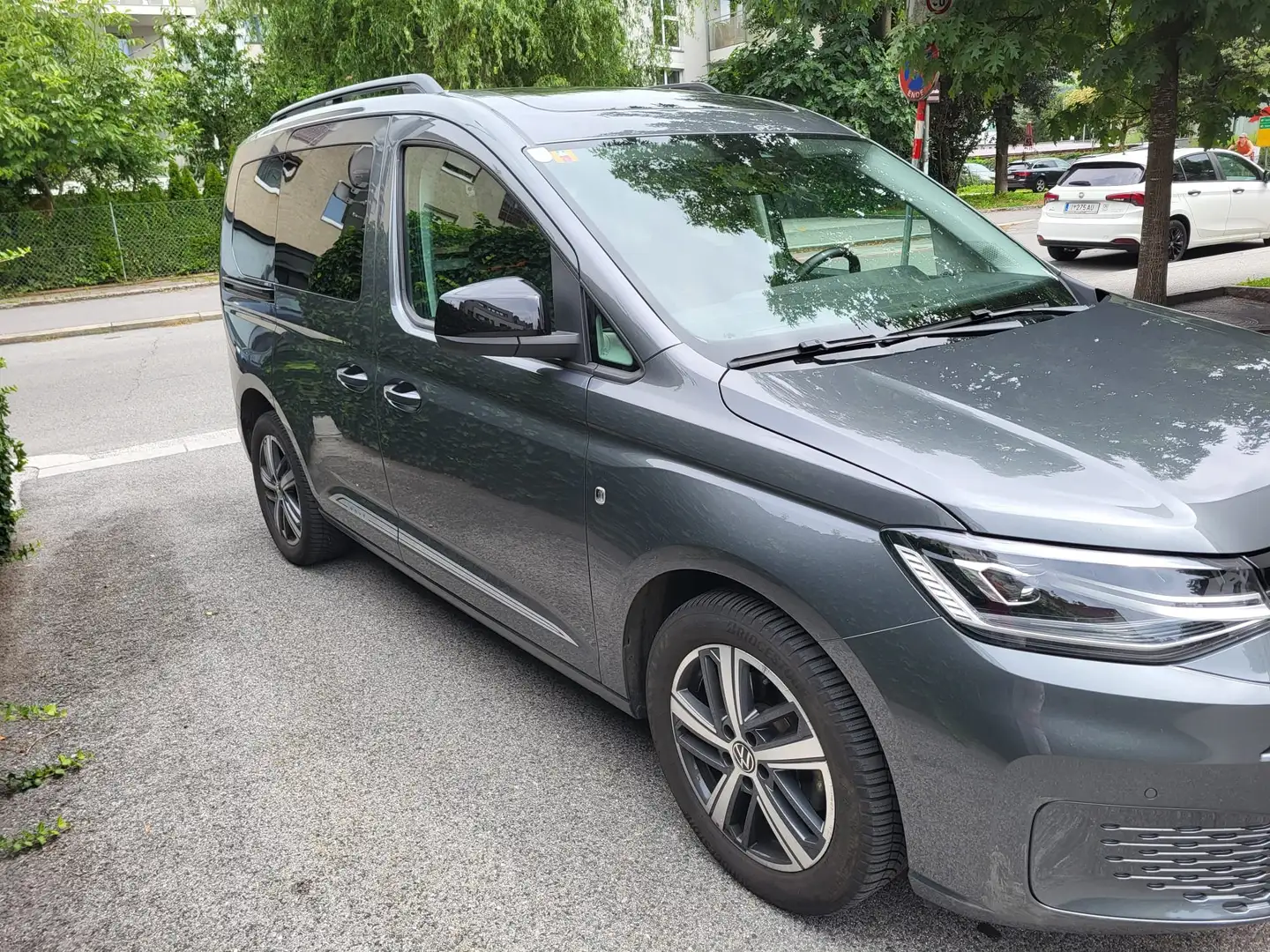 Volkswagen Caddy Life Grau - 2