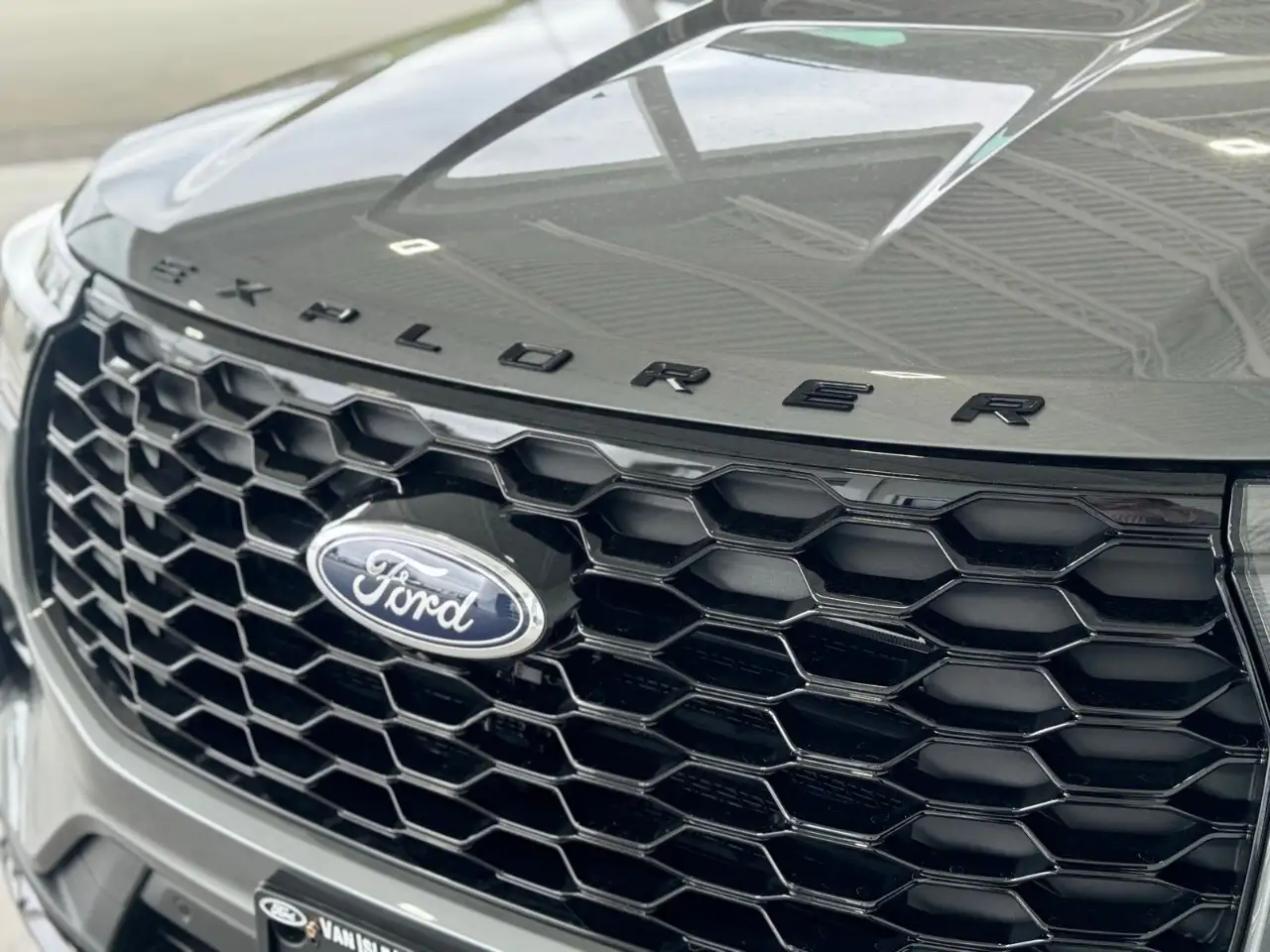 Ford Explorer снимка Ford Explorer