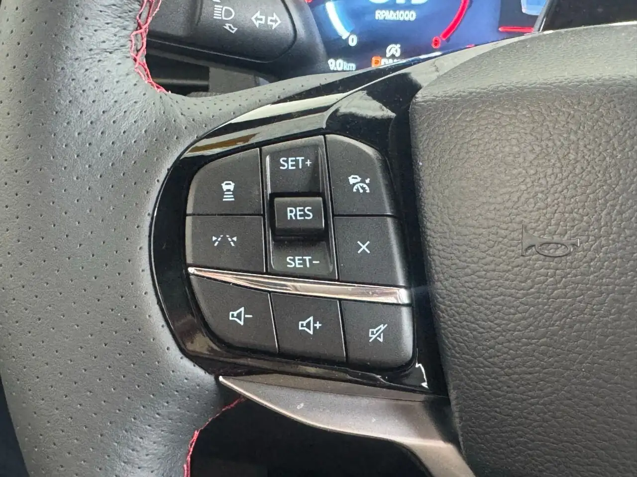 Ford Explorer снимка Ford Explorer