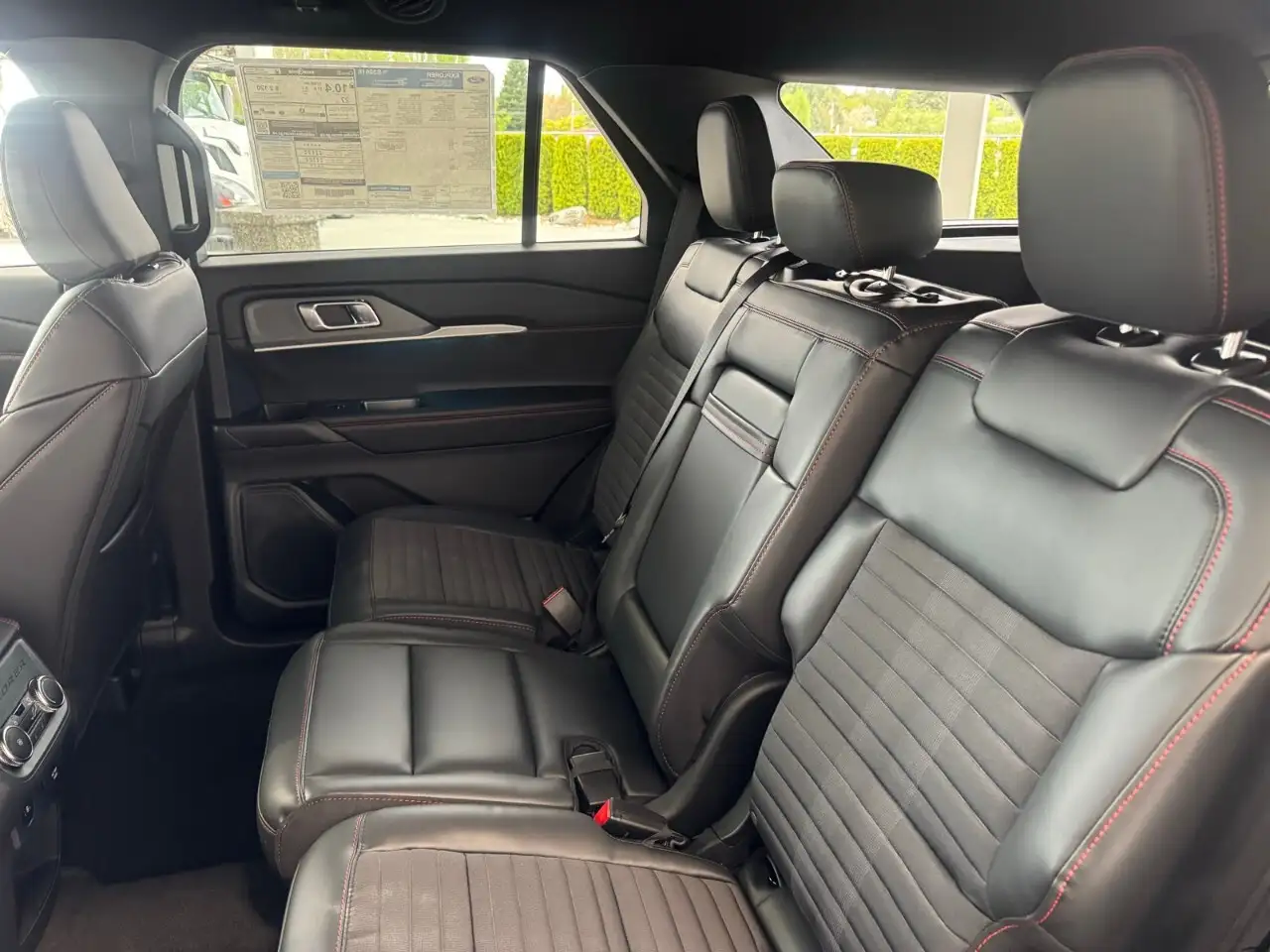 Ford Explorer снимка Ford Explorer